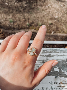 sage green/gold wire ring (size 8.5)